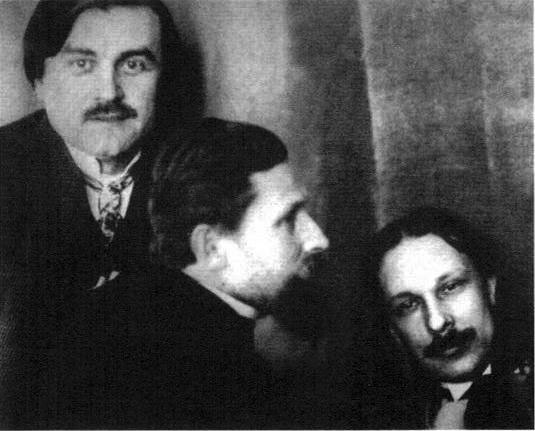 Cлева направо: Малевич, Клюн, Алексей Моргунов